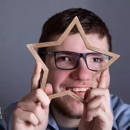 בן, 30בת ים 