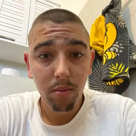 Yuval, 22בת ים 