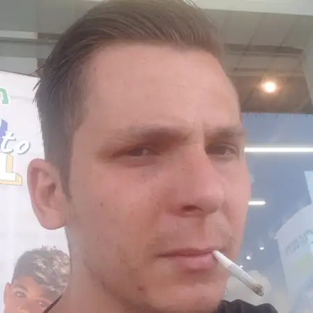 Noneofyourbusiness, 33ארד 