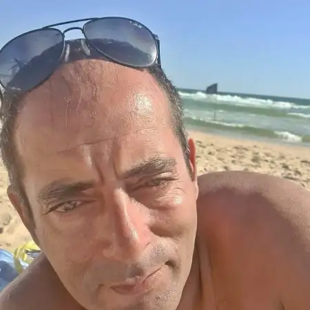 יגאל, 53בית שמש 