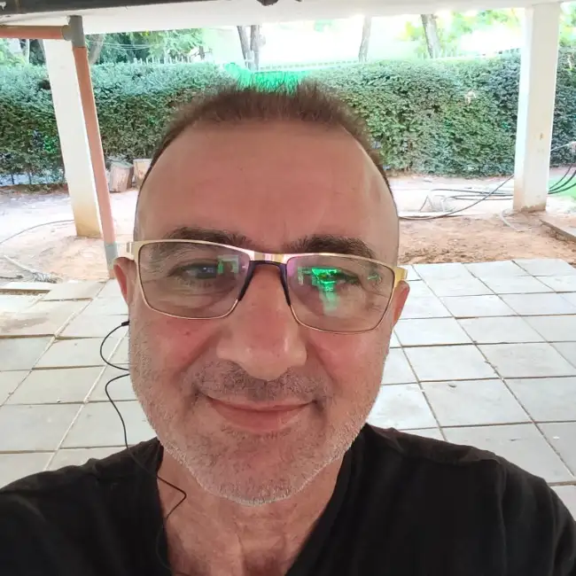 משה · 59 ·           